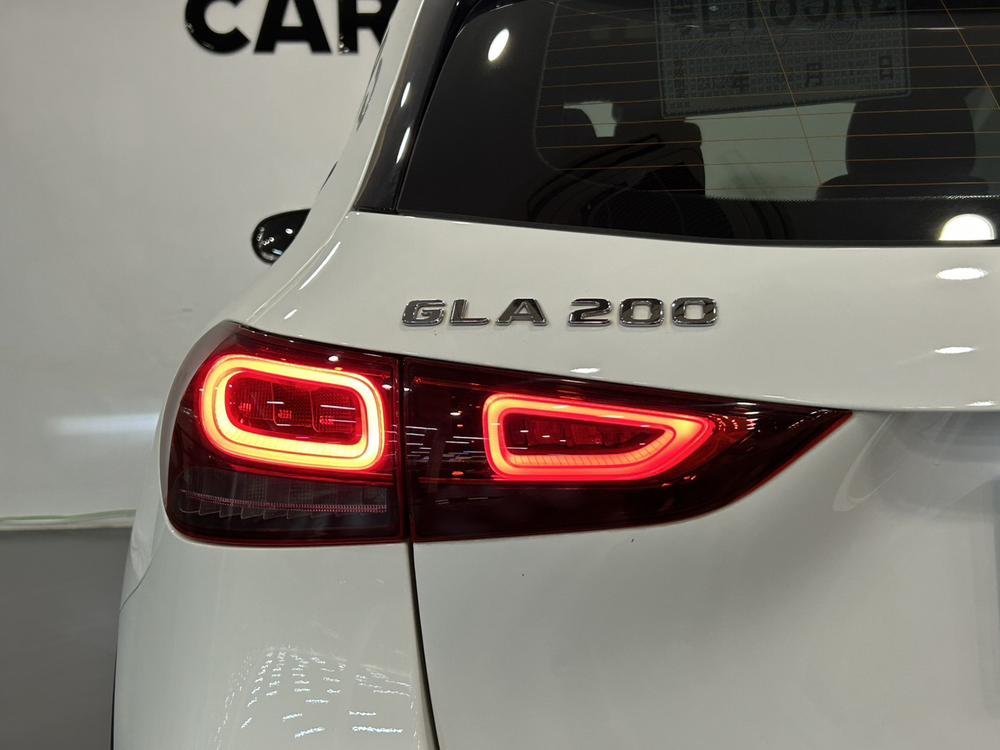 Mercedes-Benz Mercedes-Benz GLA