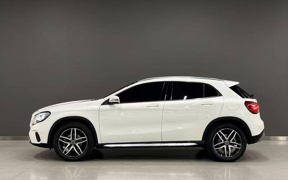 Mercedes-Benz Mercedes-Benz GLA