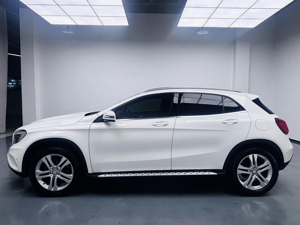 Mercedes-Benz Mercedes-Benz GLA