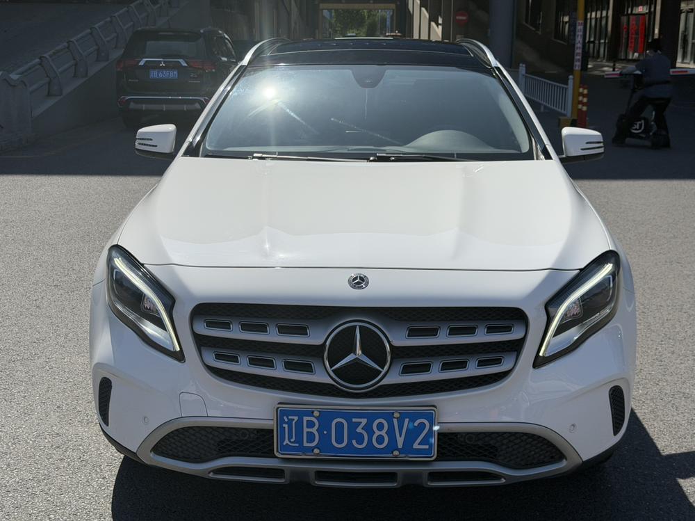 Mercedes-Benz Mercedes-Benz GLA