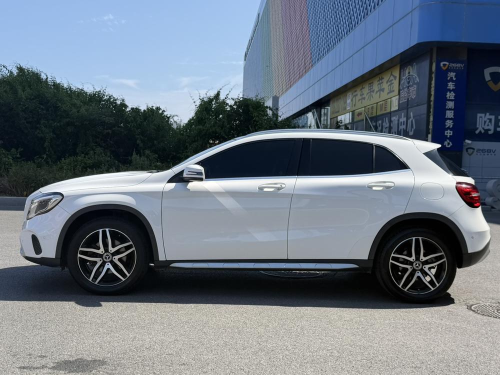Mercedes-Benz Mercedes-Benz GLA