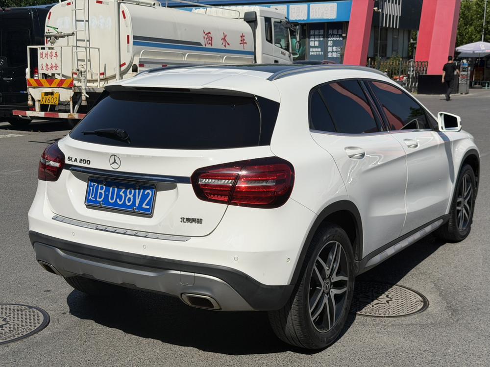 Mercedes-Benz Mercedes-Benz GLA