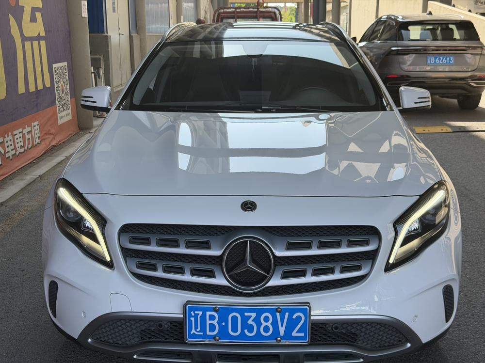 Mercedes-Benz Mercedes-Benz GLA
