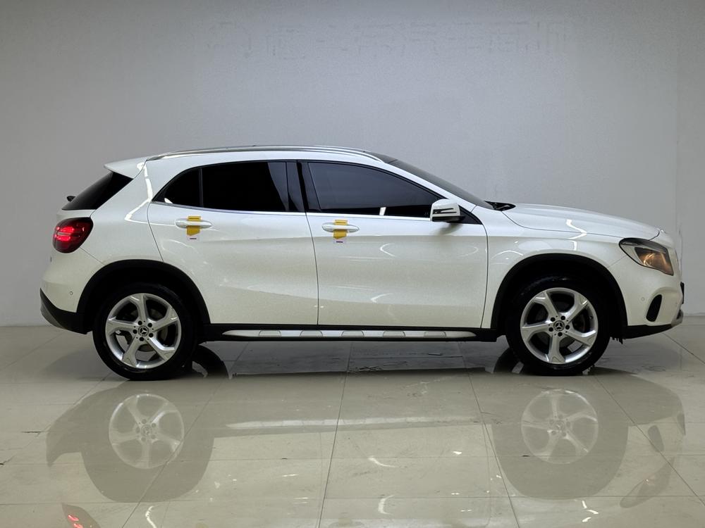 Mercedes-Benz Mercedes-Benz GLA