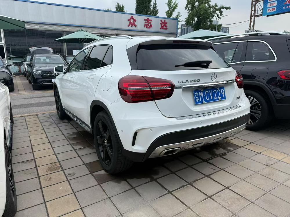 Mercedes-Benz Mercedes-Benz GLA