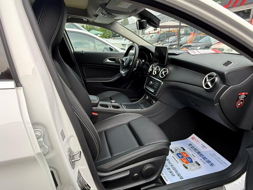 Mercedes-Benz Mercedes-Benz GLA