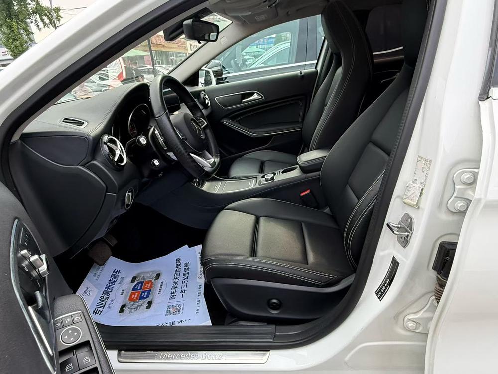 Mercedes-Benz Mercedes-Benz GLA