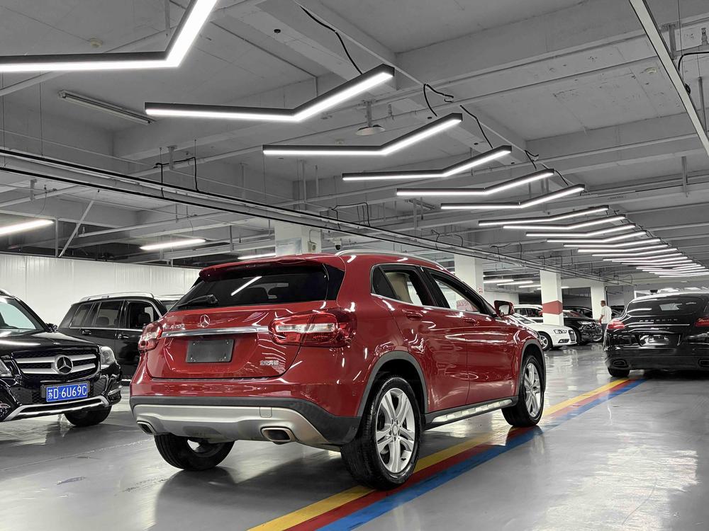 Mercedes-Benz Mercedes-Benz GLA