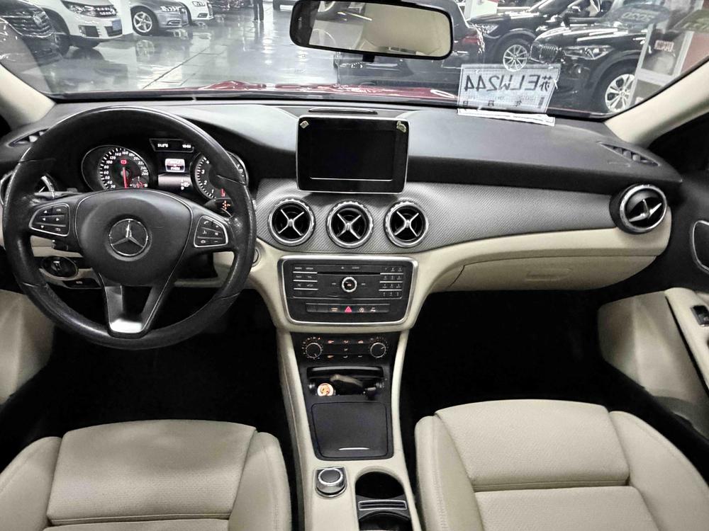 Mercedes-Benz Mercedes-Benz GLA