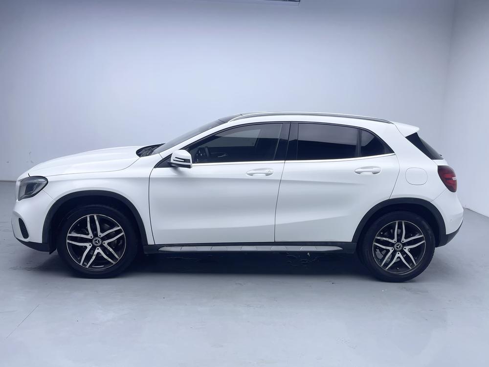 Mercedes-Benz Mercedes-Benz GLA