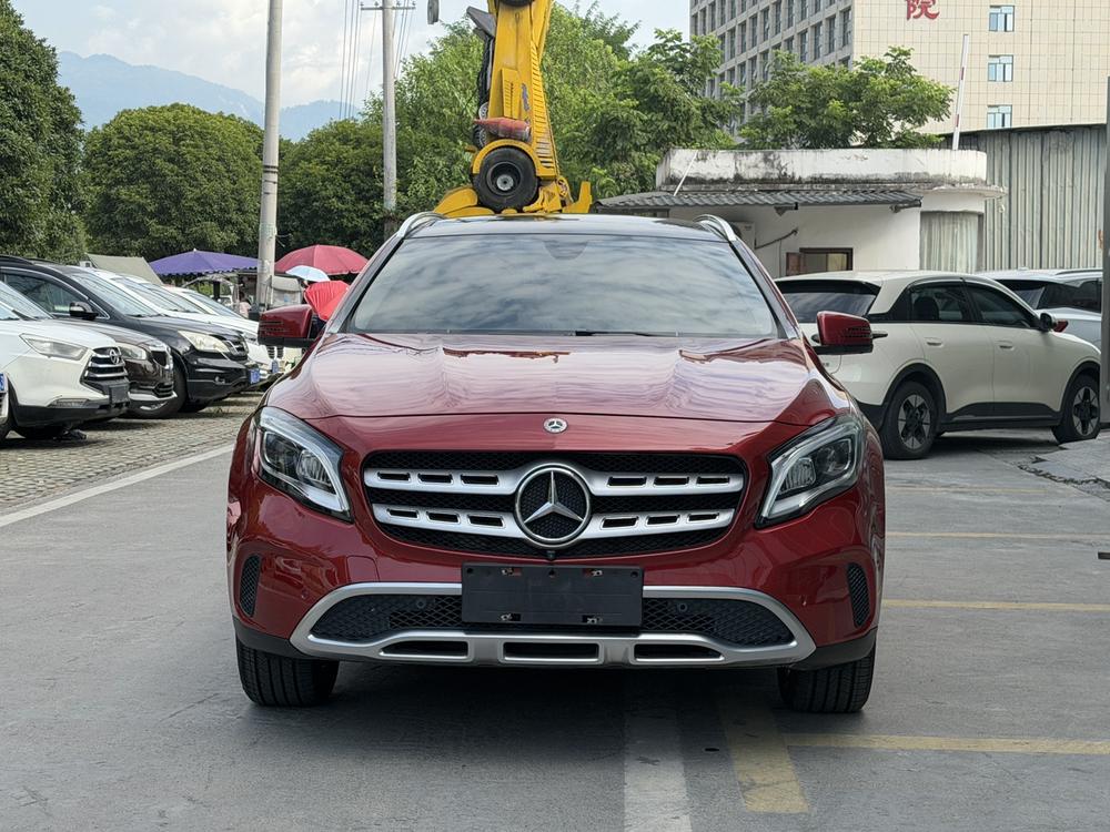 Mercedes-Benz Mercedes-Benz GLA