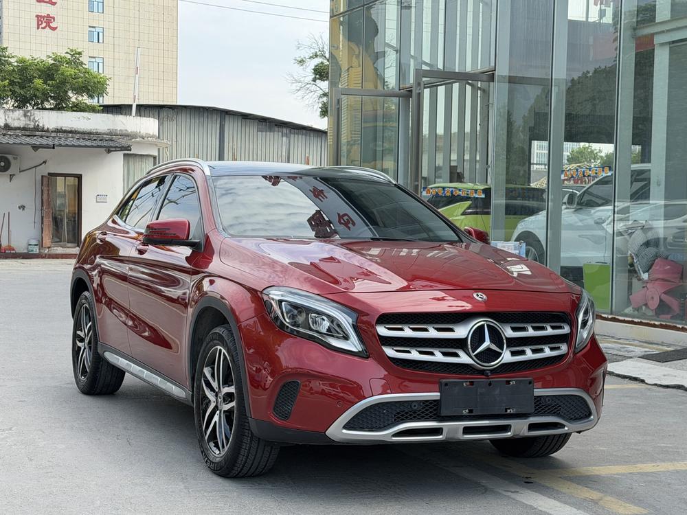 Mercedes-Benz Mercedes-Benz GLA