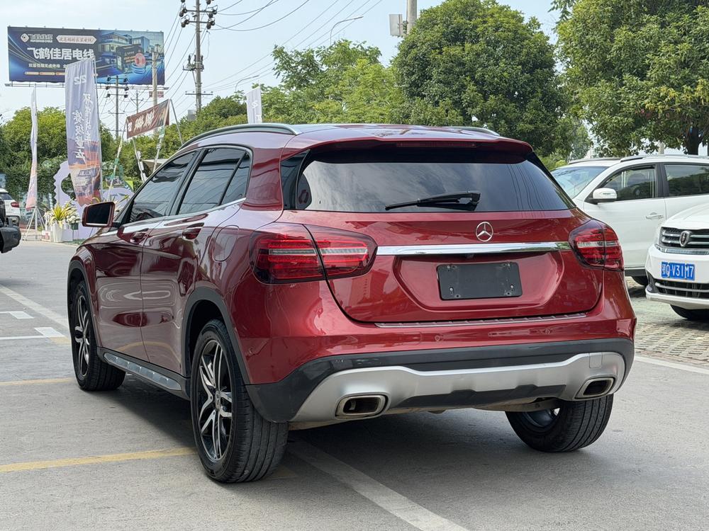 Mercedes-Benz Mercedes-Benz GLA
