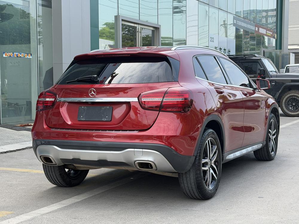 Mercedes-Benz Mercedes-Benz GLA