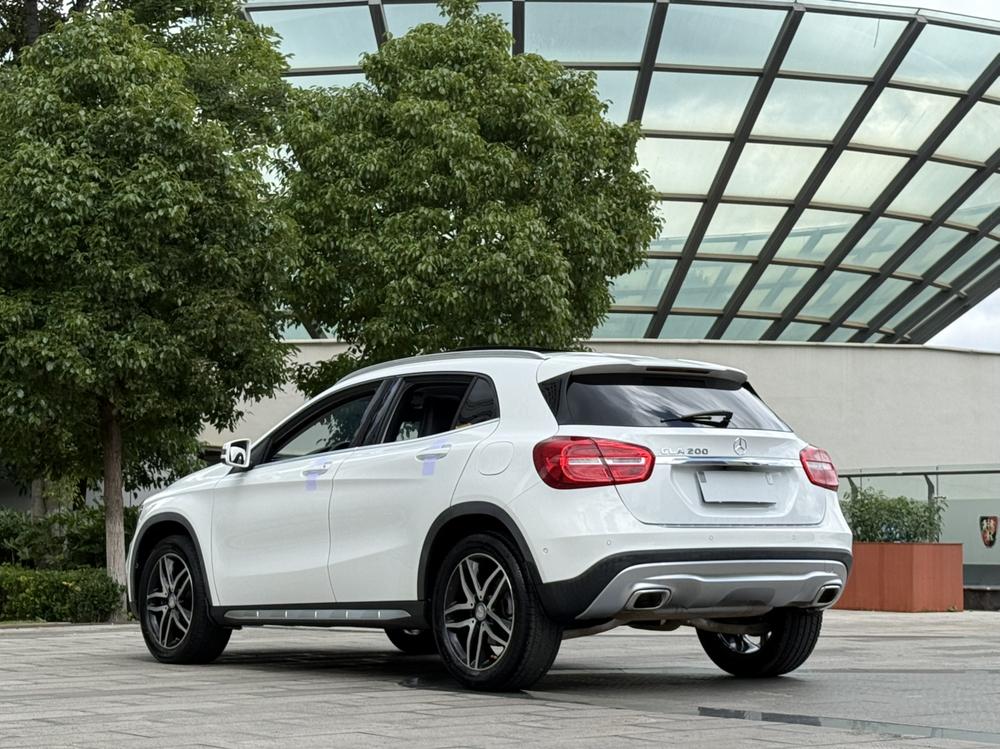 Mercedes-Benz Mercedes-Benz GLA