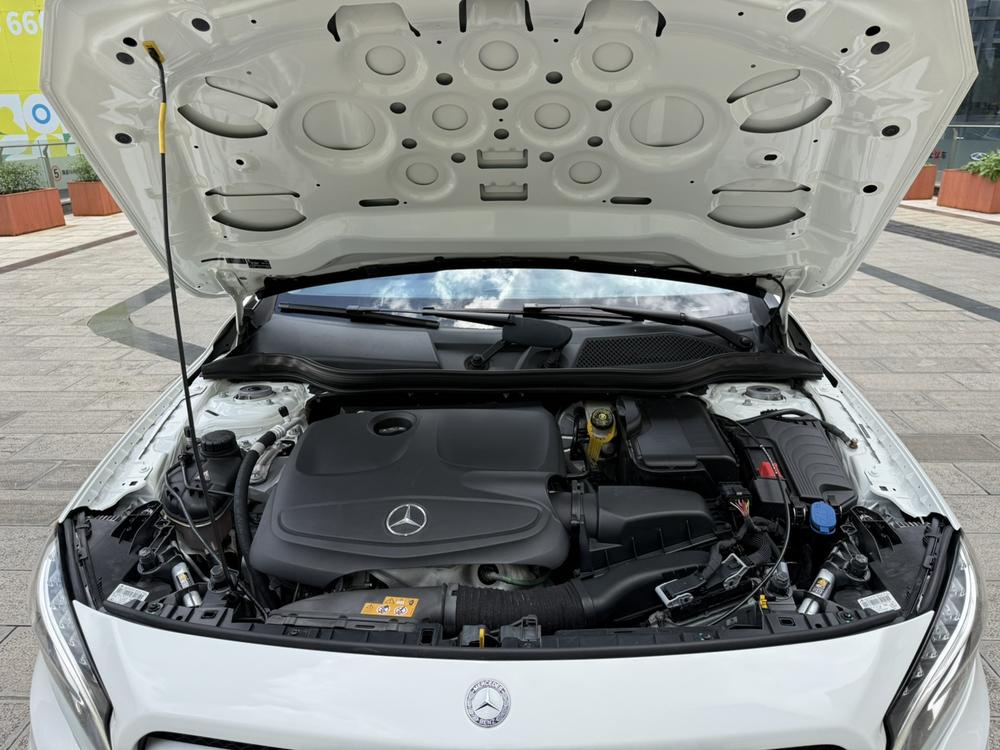 Mercedes-Benz Mercedes-Benz GLA
