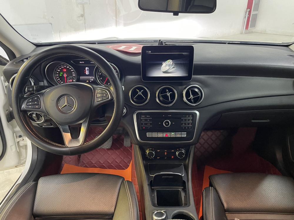 Mercedes-Benz Mercedes-Benz GLA
