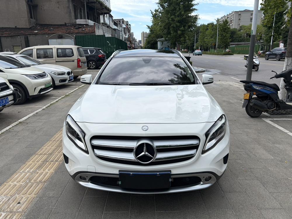 Mercedes-Benz Mercedes-Benz GLA
