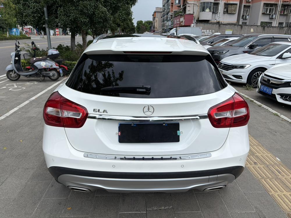 Mercedes-Benz Mercedes-Benz GLA