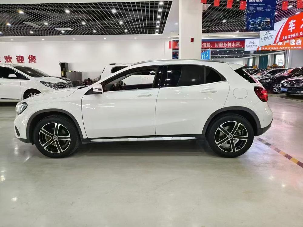 Mercedes-Benz Mercedes-Benz GLA