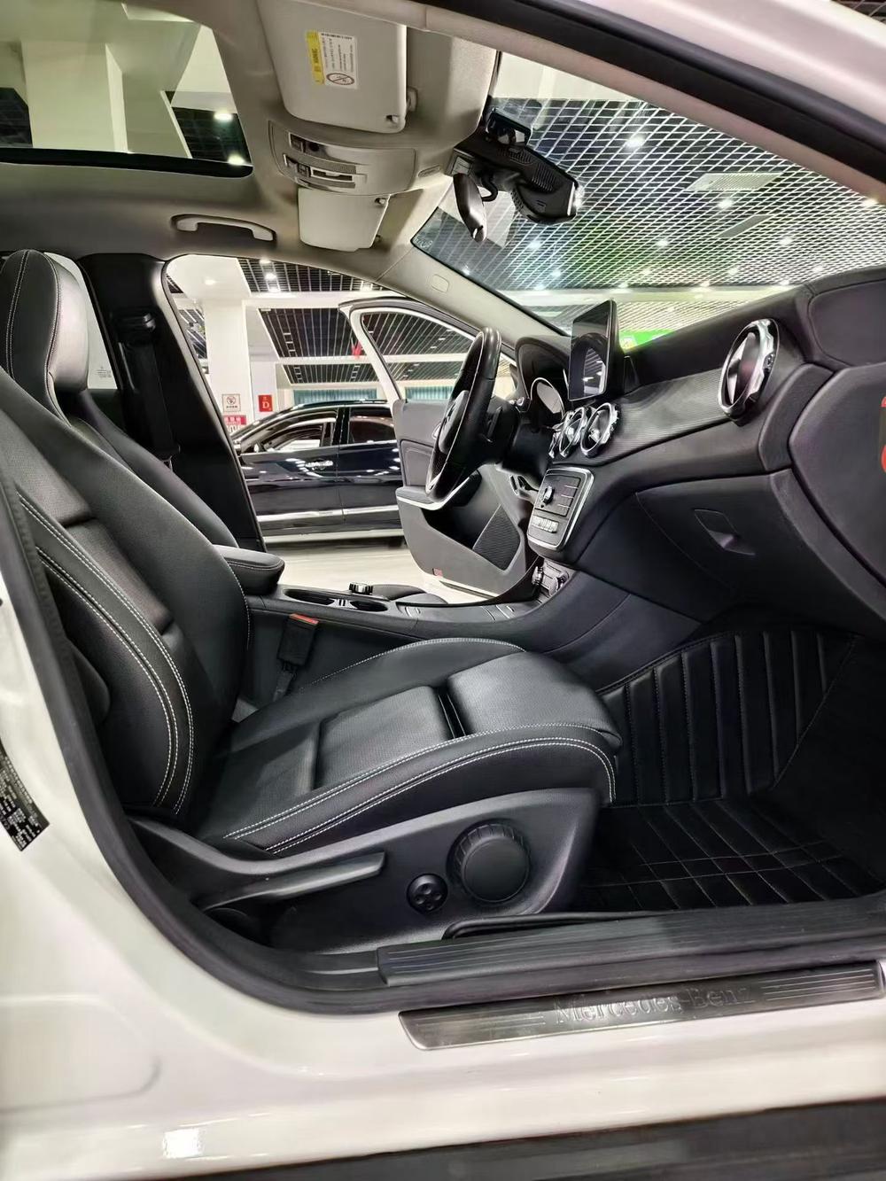 Mercedes-Benz Mercedes-Benz GLA