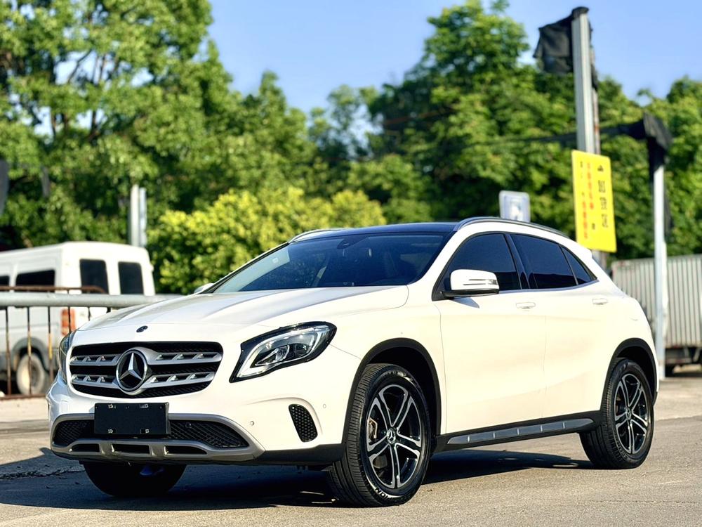 Mercedes-Benz Mercedes-Benz GLA