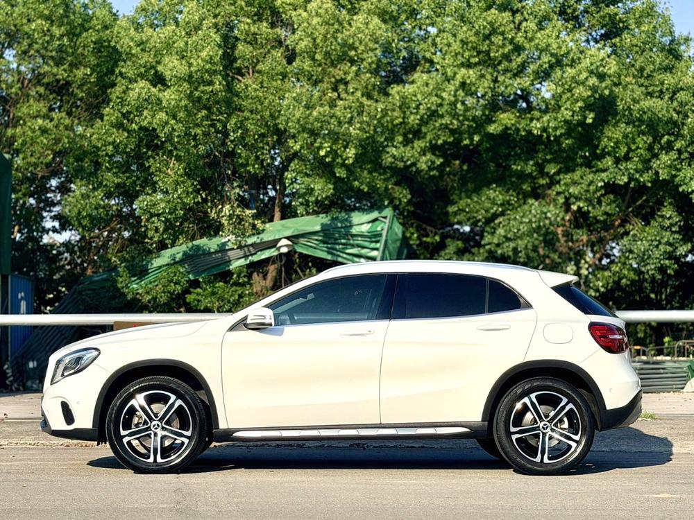 Mercedes-Benz Mercedes-Benz GLA