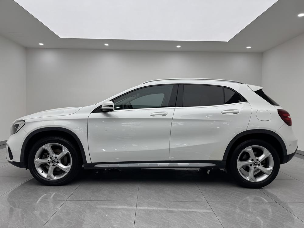Mercedes-Benz Mercedes-Benz GLA