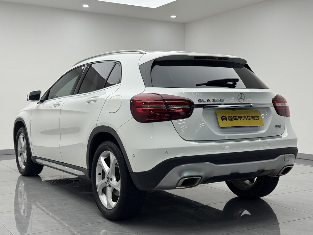 Mercedes-Benz Mercedes-Benz GLA