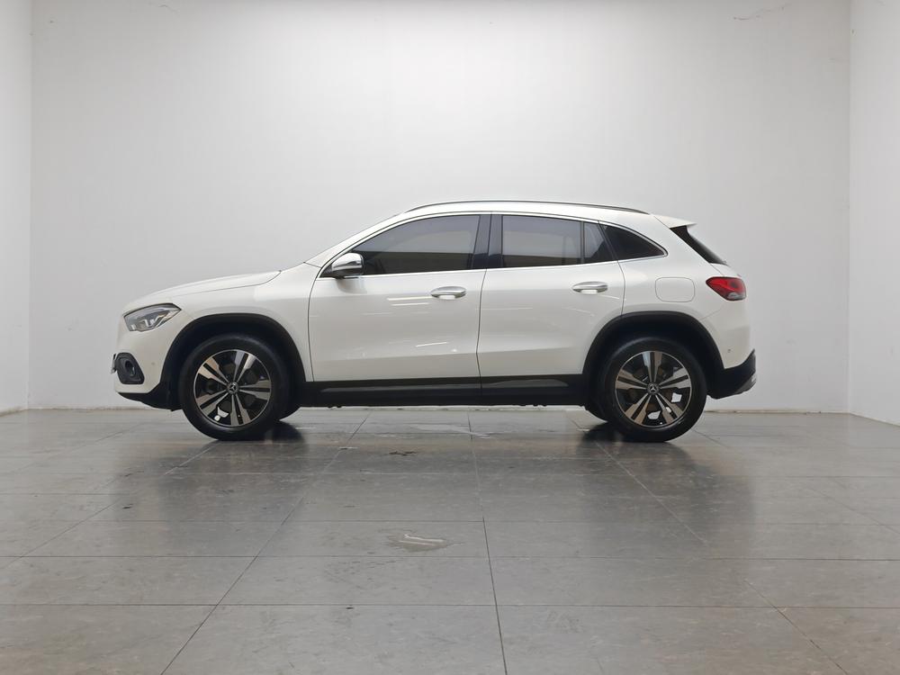 Mercedes-Benz Mercedes-Benz GLA