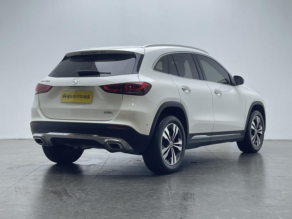 Mercedes-Benz Mercedes-Benz GLA