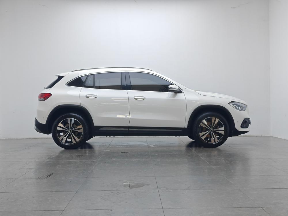 Mercedes-Benz Mercedes-Benz GLA
