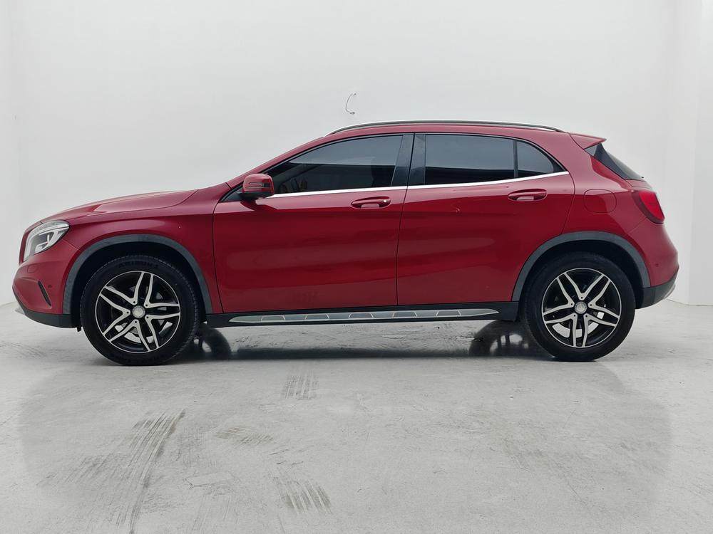 Mercedes-Benz Mercedes-Benz GLA