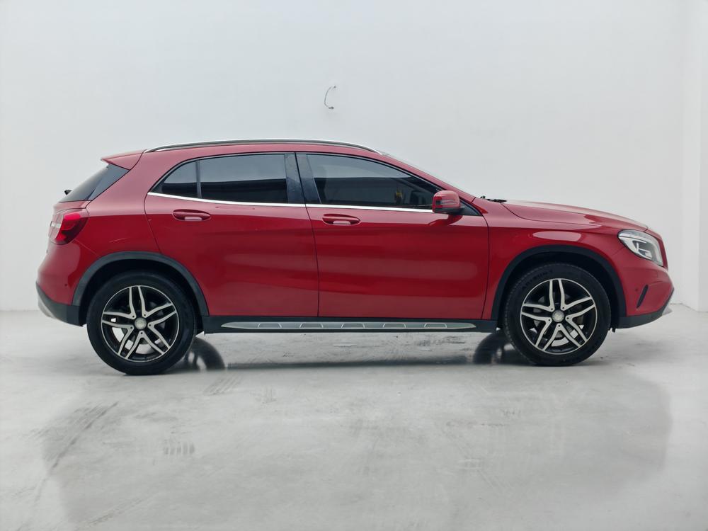Mercedes-Benz Mercedes-Benz GLA
