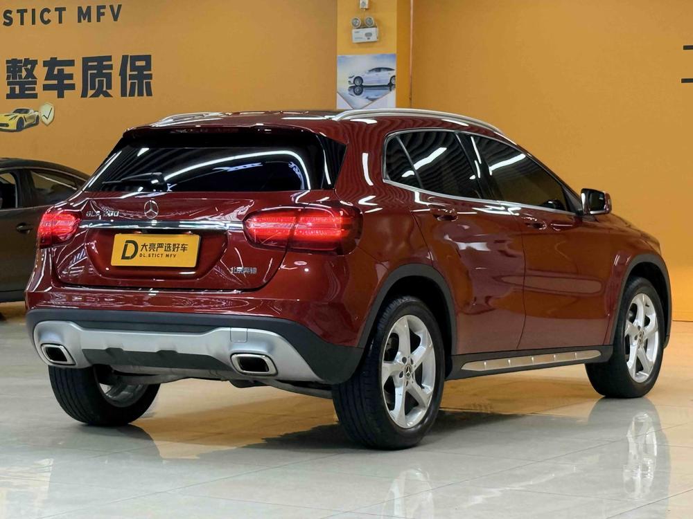 Mercedes-Benz Mercedes-Benz GLA