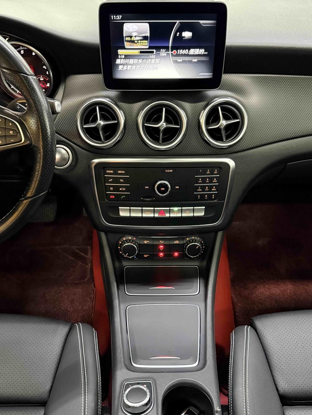 Mercedes-Benz Mercedes-Benz GLA