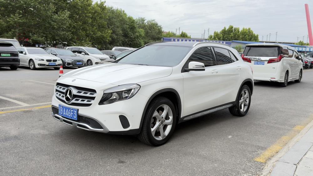 Mercedes-Benz Mercedes-Benz GLA