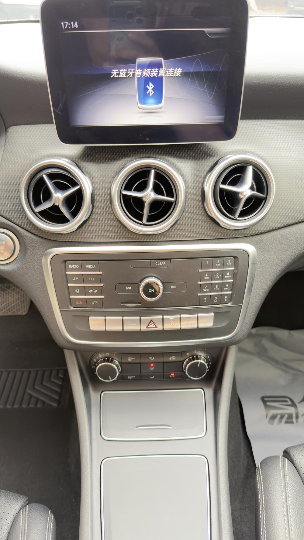 Mercedes-Benz Mercedes-Benz GLA