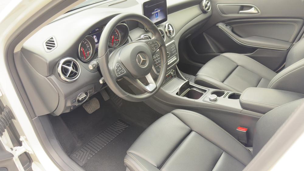 Mercedes-Benz Mercedes-Benz GLA