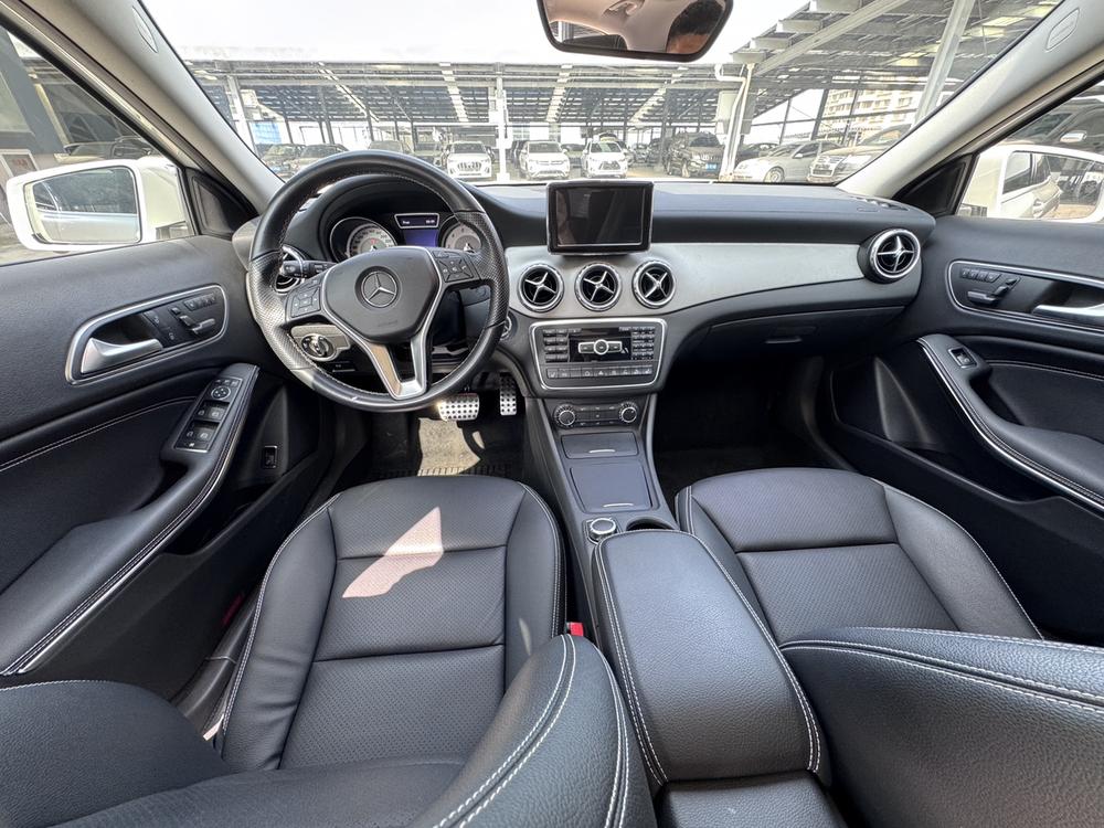 Mercedes-Benz Mercedes-Benz GLA