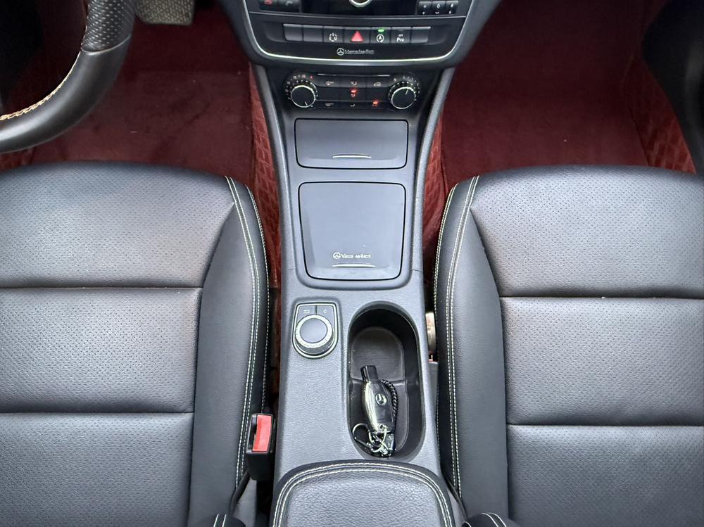 Mercedes-Benz Mercedes-Benz GLA