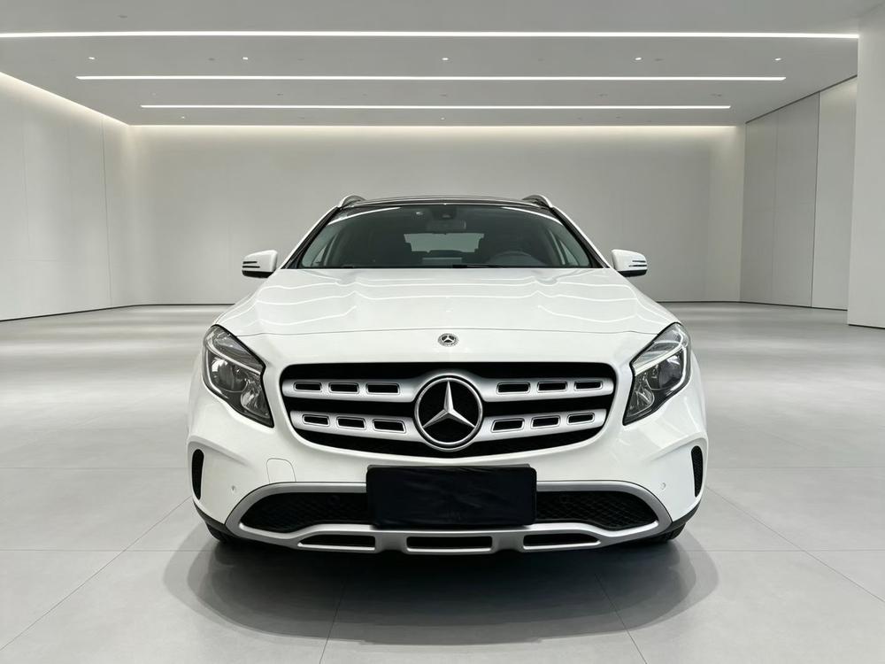 Mercedes-Benz Mercedes-Benz GLA