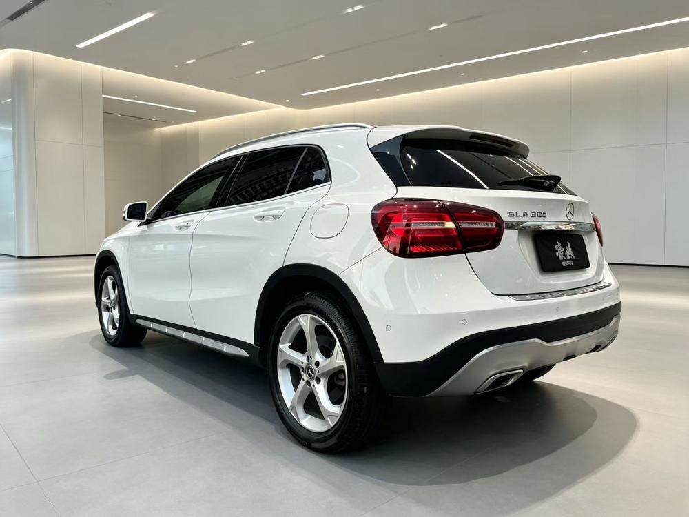 Mercedes-Benz Mercedes-Benz GLA