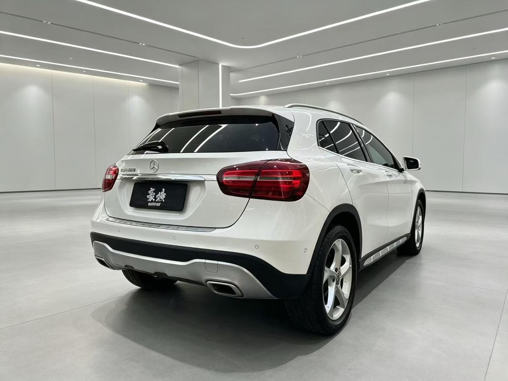 Mercedes-Benz Mercedes-Benz GLA