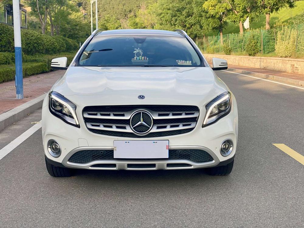 Mercedes-Benz Mercedes-Benz GLA