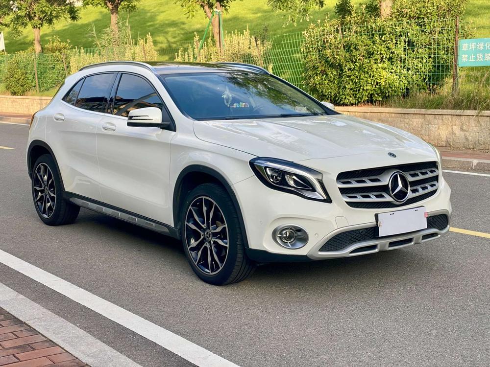 Mercedes-Benz Mercedes-Benz GLA