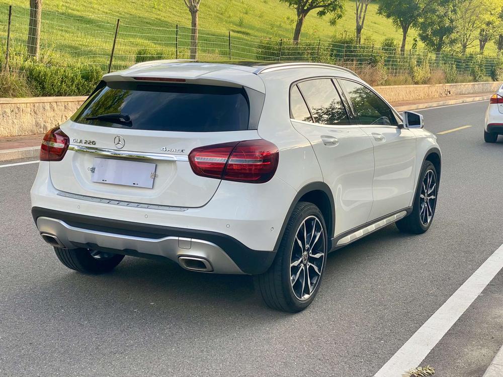 Mercedes-Benz Mercedes-Benz GLA