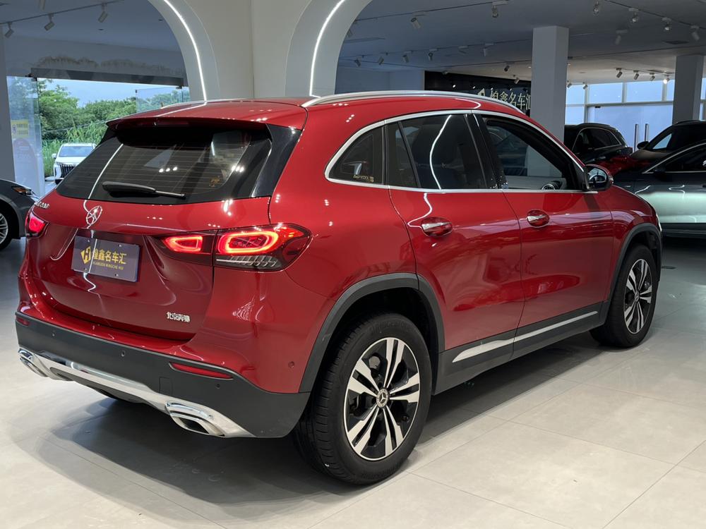 Mercedes-Benz Mercedes-Benz GLA