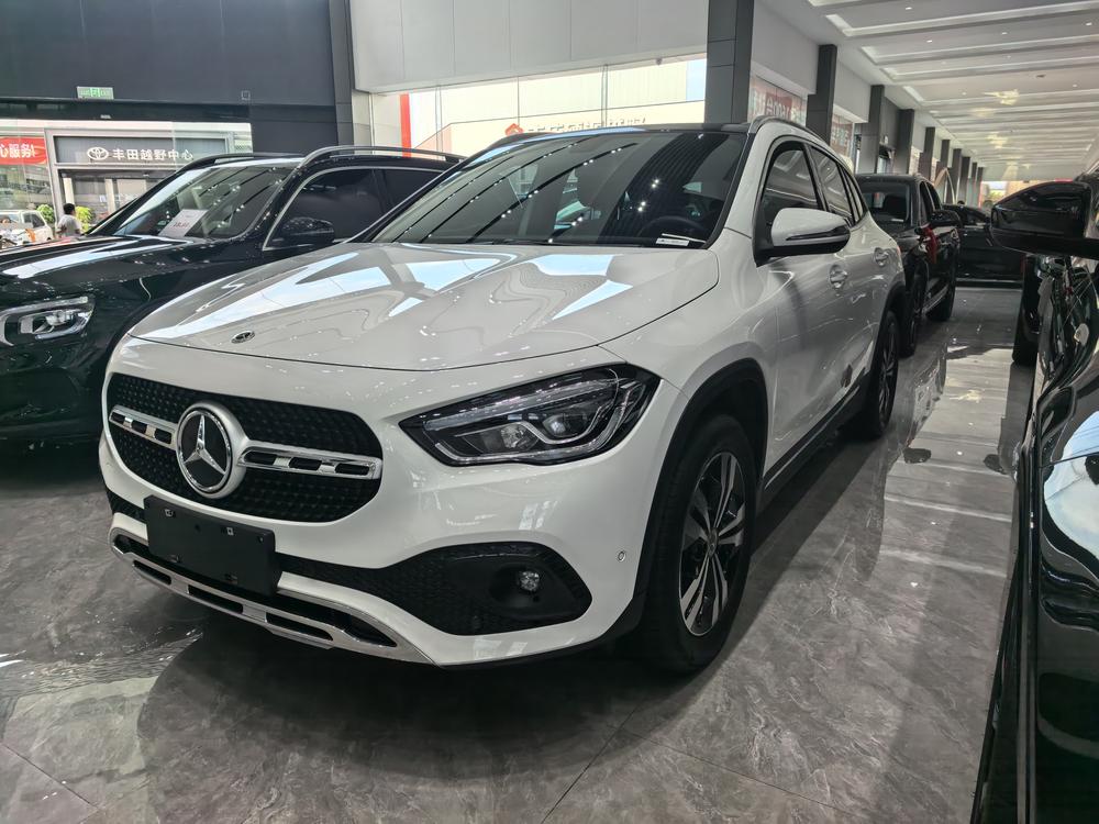 Mercedes-Benz Mercedes-Benz GLA