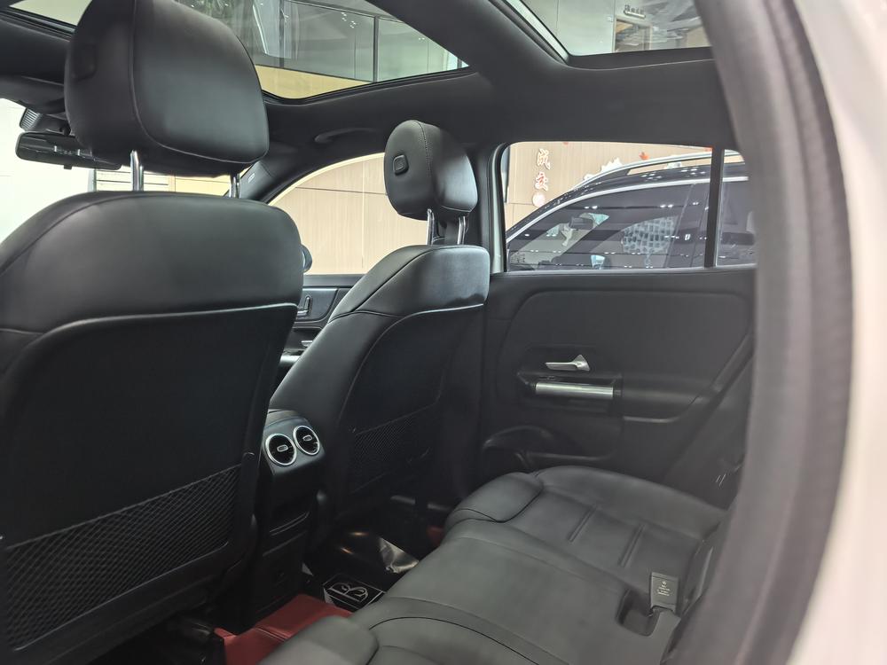 Mercedes-Benz Mercedes-Benz GLA